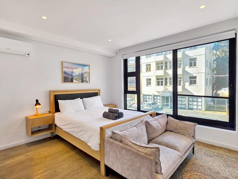 2 Bedroom Property for Sale in Sea Point Western Cape
